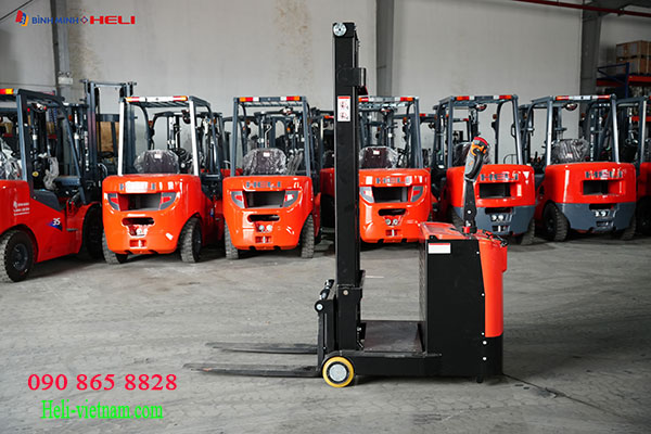Xe Nâng Tay điện Cao Dắt Lái Tại Thái Bình
