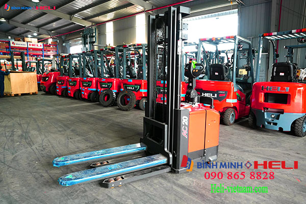 Xe Nâng Tay điện Cao đứng Lái Tại Hải Phòng
