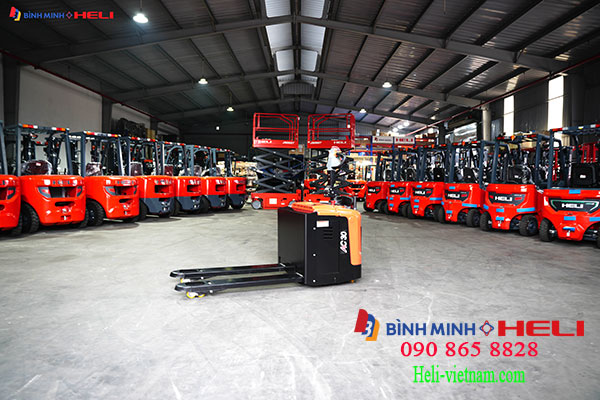 Xe Nâng Tay điện Thấp đứng Lái Tại Hải Phòng