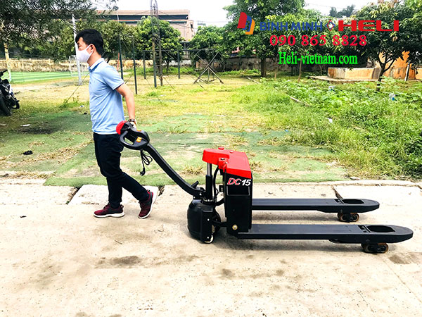 Xe Nâng Tay điện Heli Dắt Lái Tại Tiền Giang