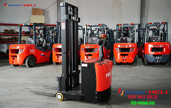 Xe Nâng Tay Cao Chạy điện đi Bộ Lái ở Hồ Chí Minh