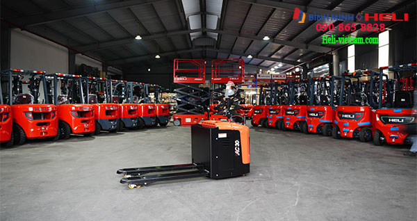 Xe Nâng Tay điện Thấp đứng Lái ở Hồ Chí Minh