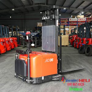 Xe Nâng điện 600 Kg