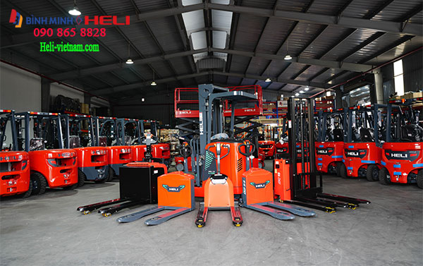 Xe Nâng Tay Dắt Lái 2 Tấn Heli