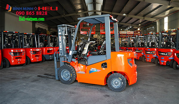 Xe Nâng Dầu Heli động Cơ Trung Quốc