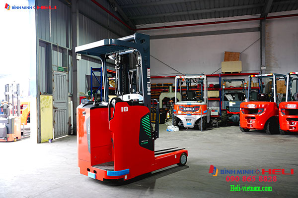 Xe Nâng điện đứng Lái Reach Truck 1