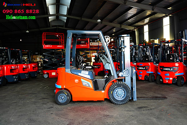 Xe Nâng điện Ngồi Lái 4 Bánh 2