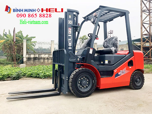 Xe N&acirc;ng Heli Chạy Xăng 2.5 Tấn 4m