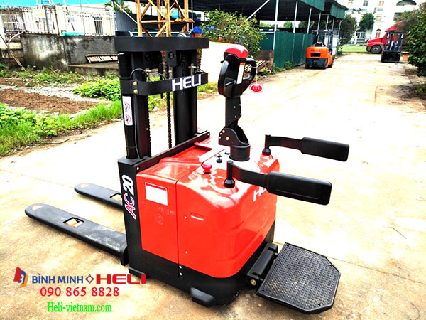 Bàn đứng Lái Và Tay Bảo Vệ Người Lái