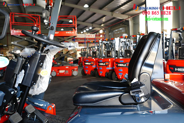 Ghế Ngồi Và Lô Lăng Xe Nâng Heli CPCD25-Q22K2