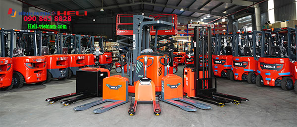 Xe Nâng điện Nhà Kho Vân Cần Bảo Dưỡng