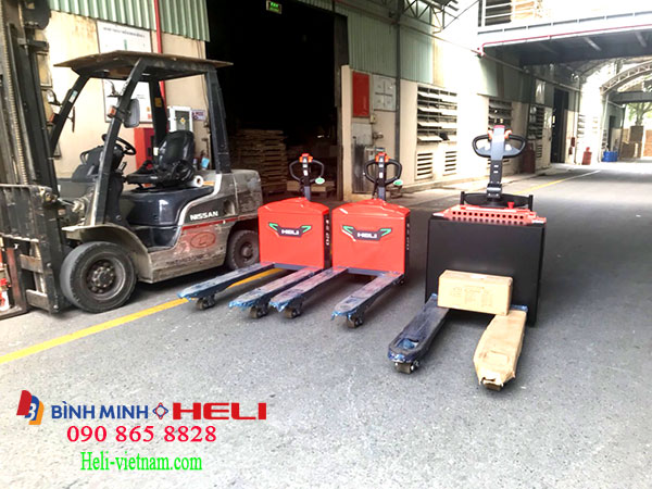Xe Nâng Tay điện Heli Trong Kho Nhỏ
