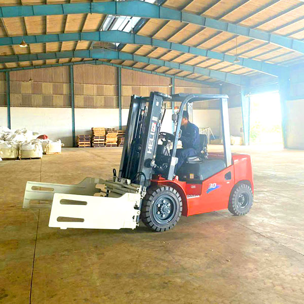 Xe N&acirc;ng Cpcd30-M1k2 Gắn Bộ Kẹp Vu&ocirc;ng